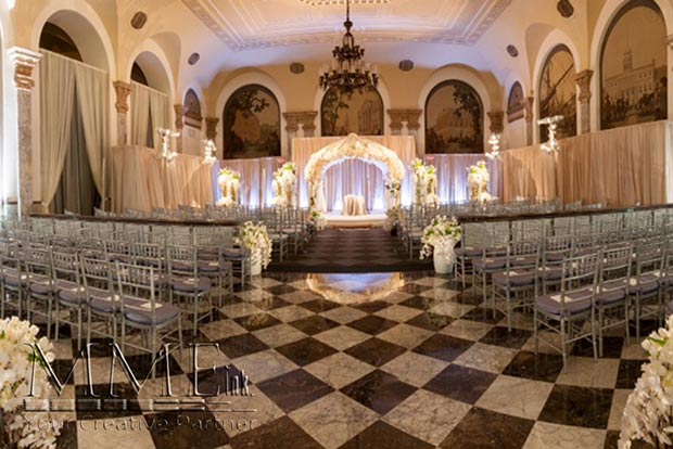 Outdoor wedding arbor trellis